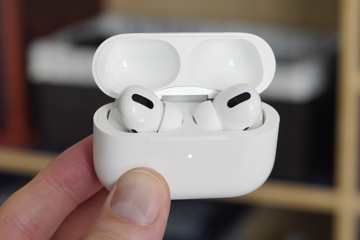 Apple пора убрать проводные наушники из комплекта iPhone: но что будет вместо них?