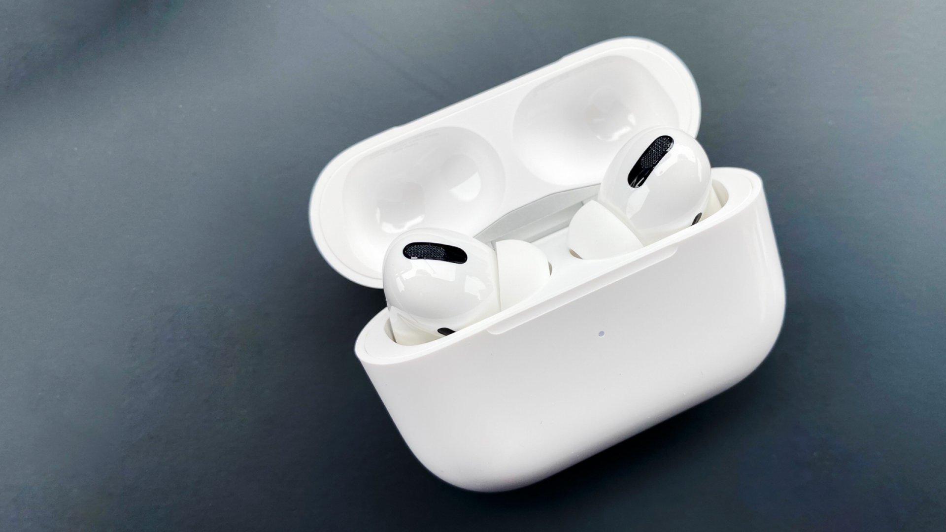 Airpods батарея. Air pods Pro 2. Apple AIRPODS 2. Apple AIRPODS Pro Pro 2. AIRPODS Pro 2 2022.